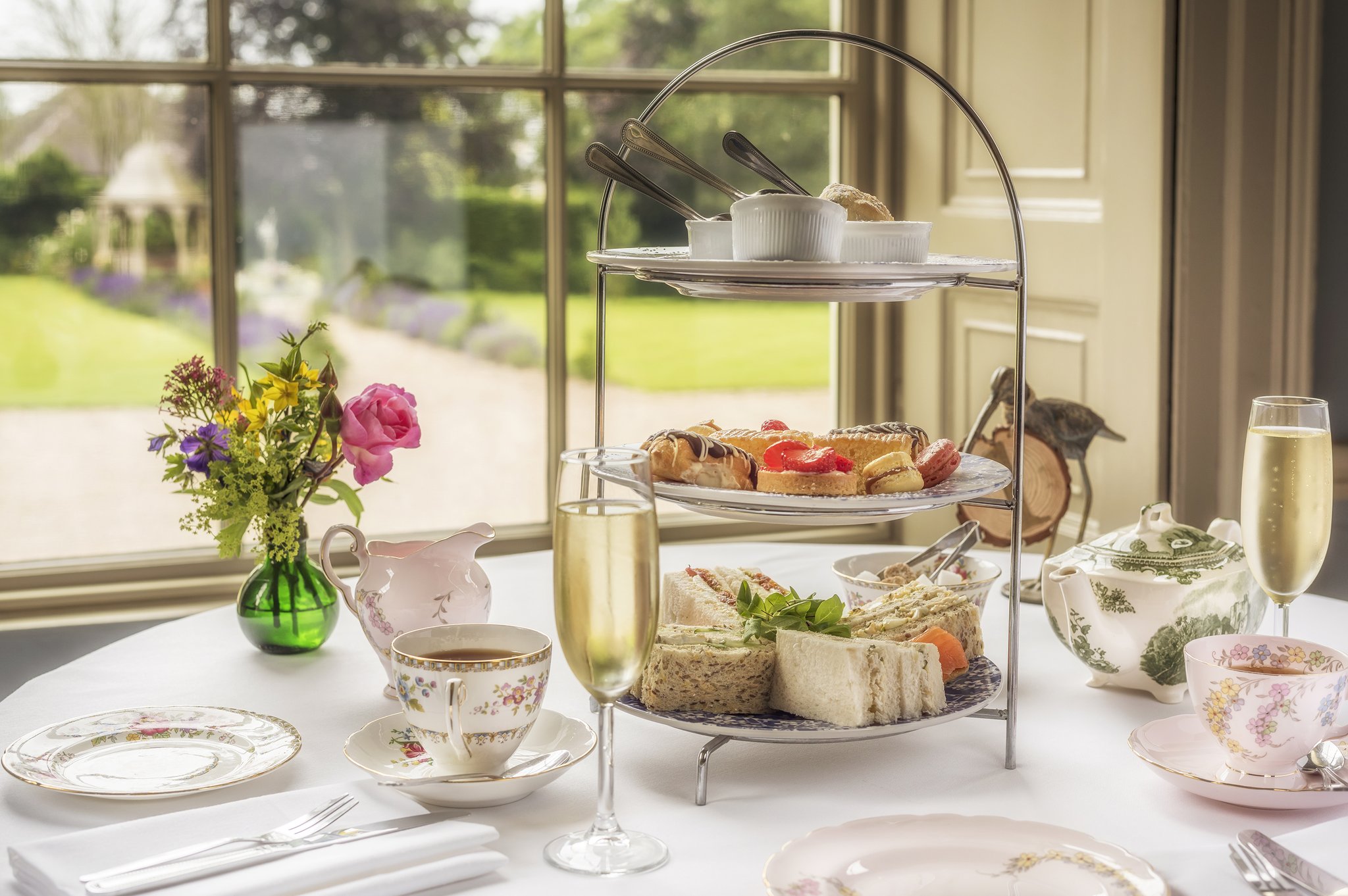 Champagne_Afternoon_tea_2_S