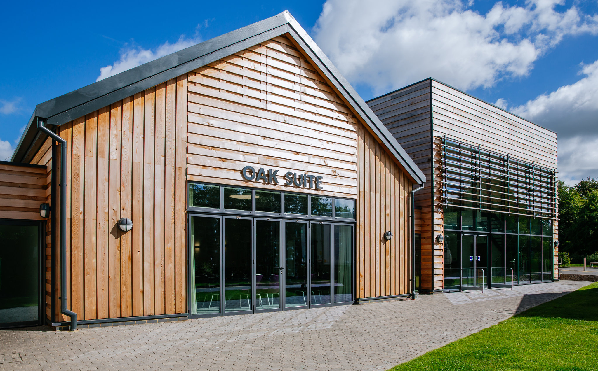 Oak_Suite_Exterior_S