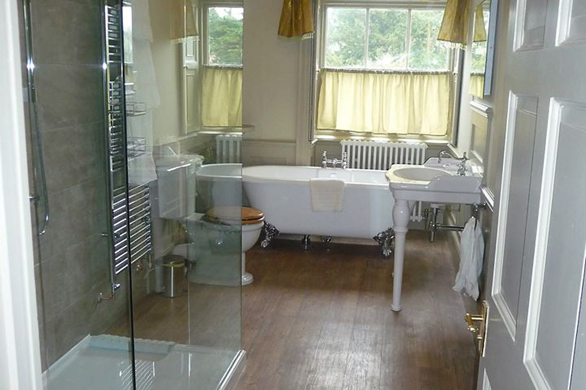 Executive_Room_Bathroom_S