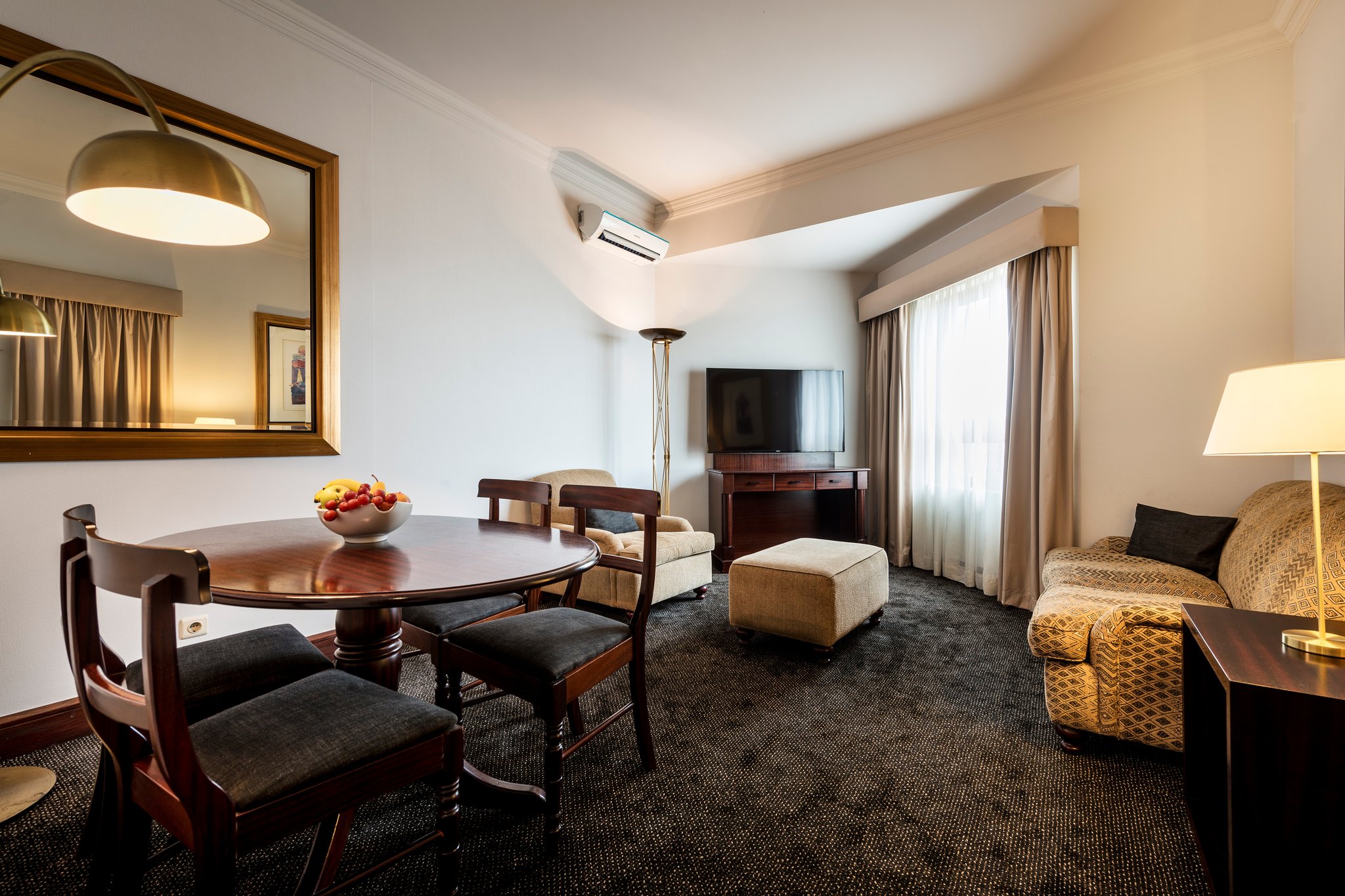 Angola_Luanda_Hotel_Alvalade_Junior_suite_premium_sala_S