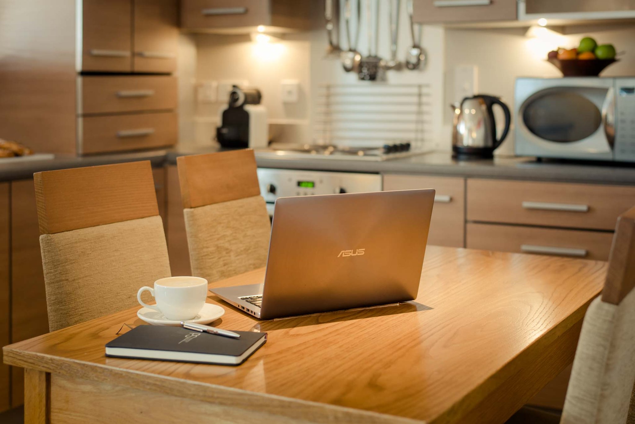 2019_Dining_Area_and_Modern_Kitchen_S