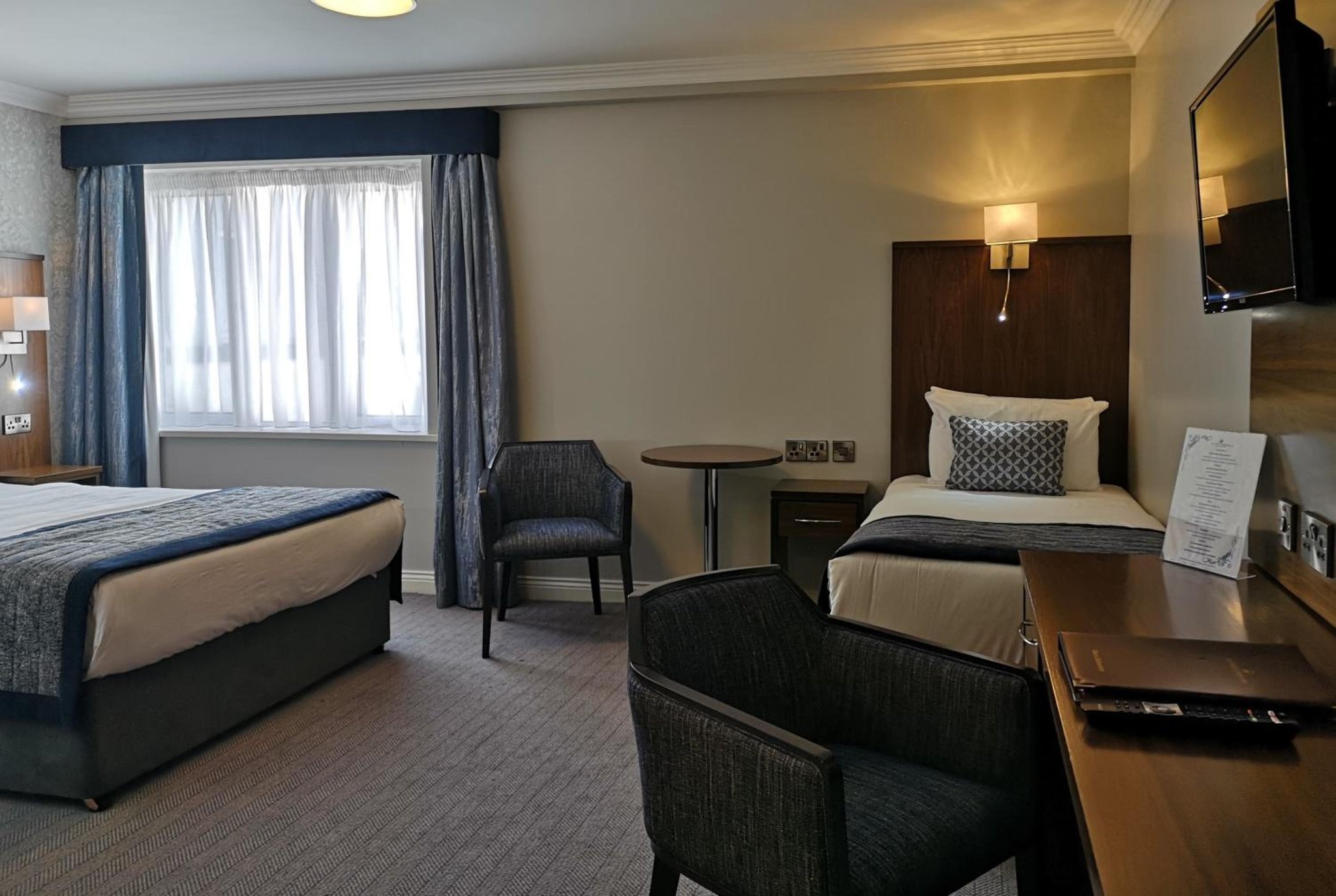 Deluxe_Family_Room_S