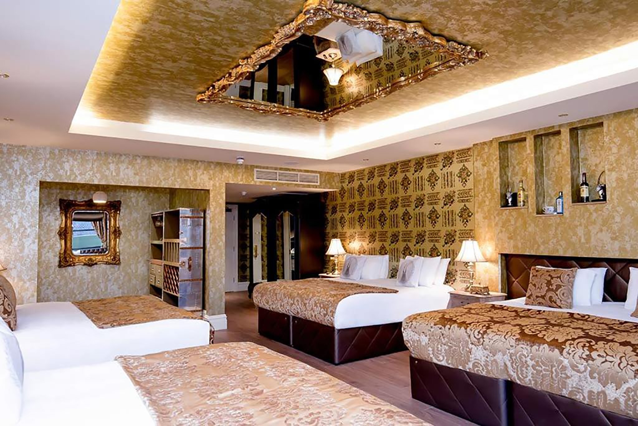 Luxury_Room_Sleeping_7_S