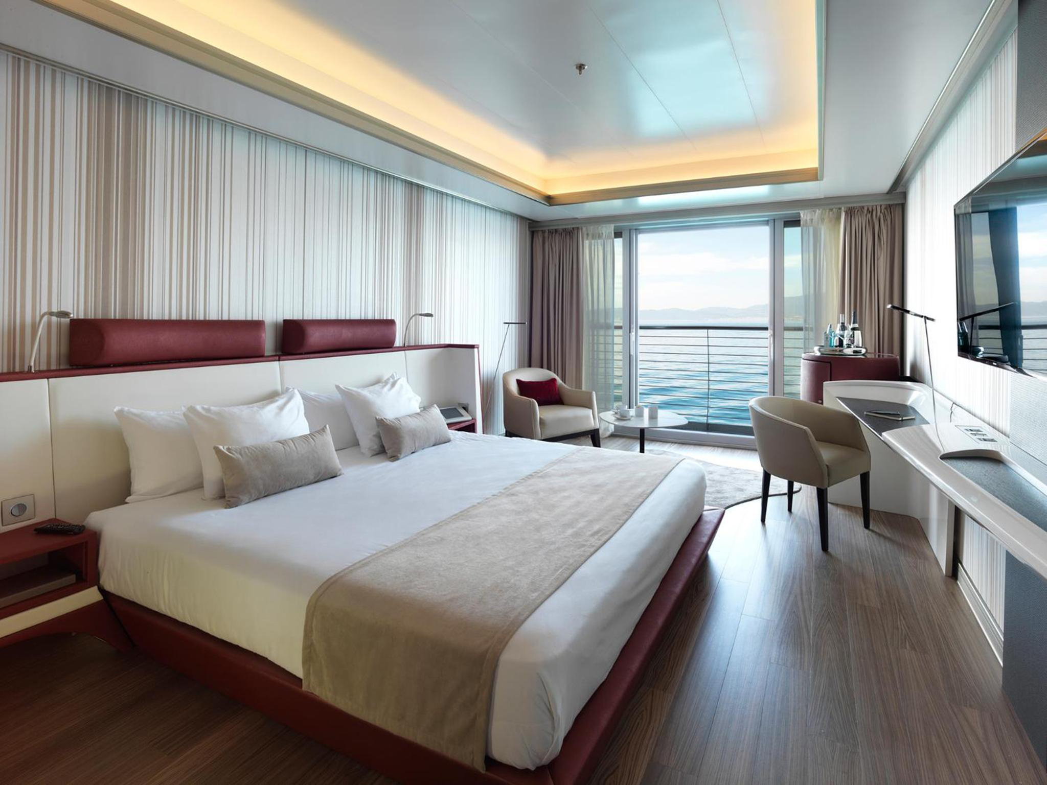 Superyacht_Superior_Room_S