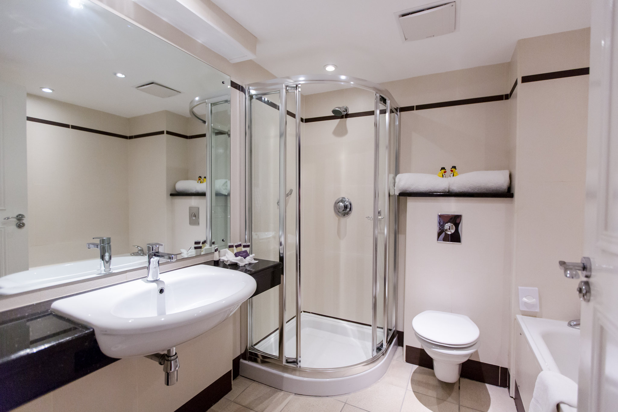 Executive_Room_Bathroom_S