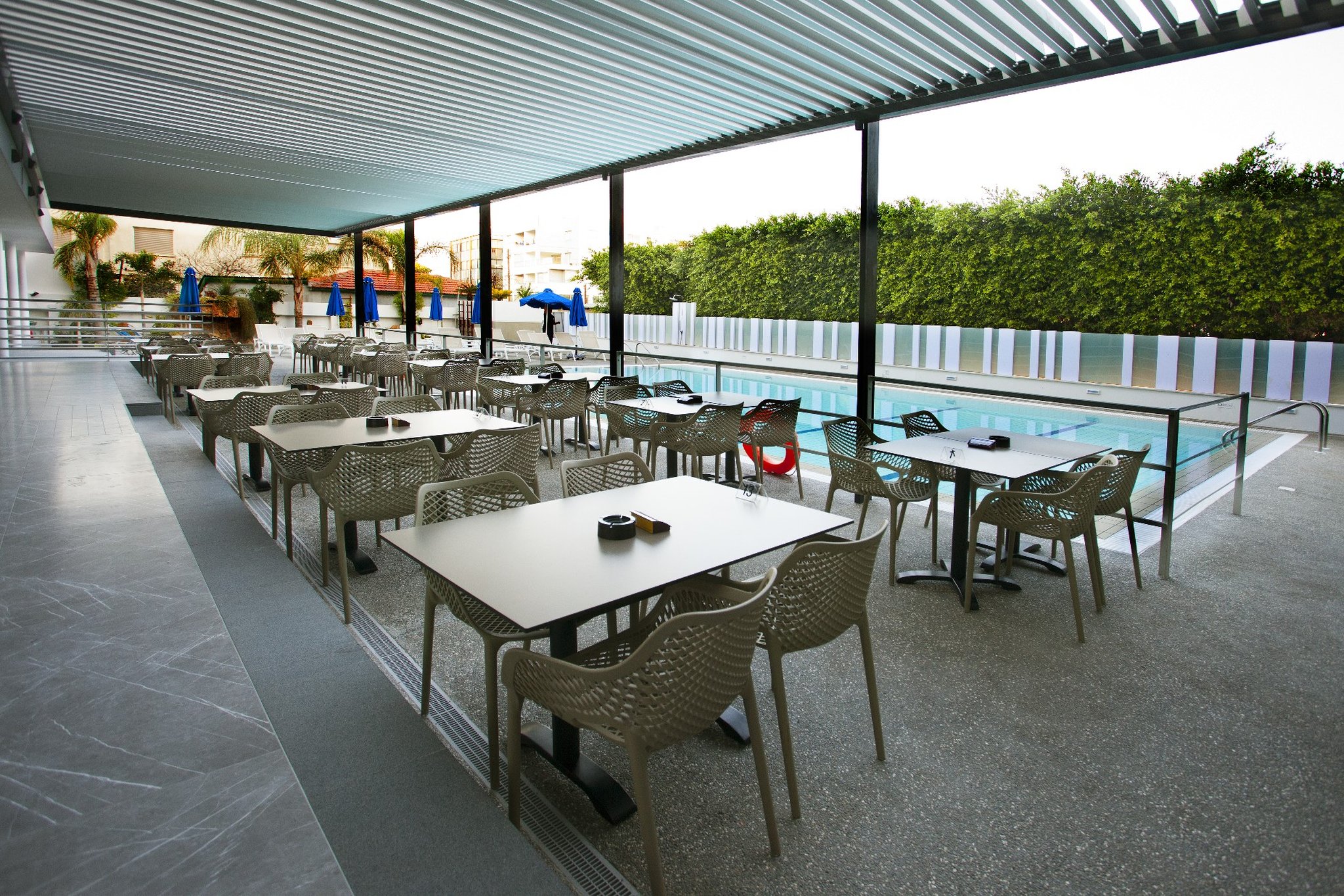 Pool_Restaurant_S