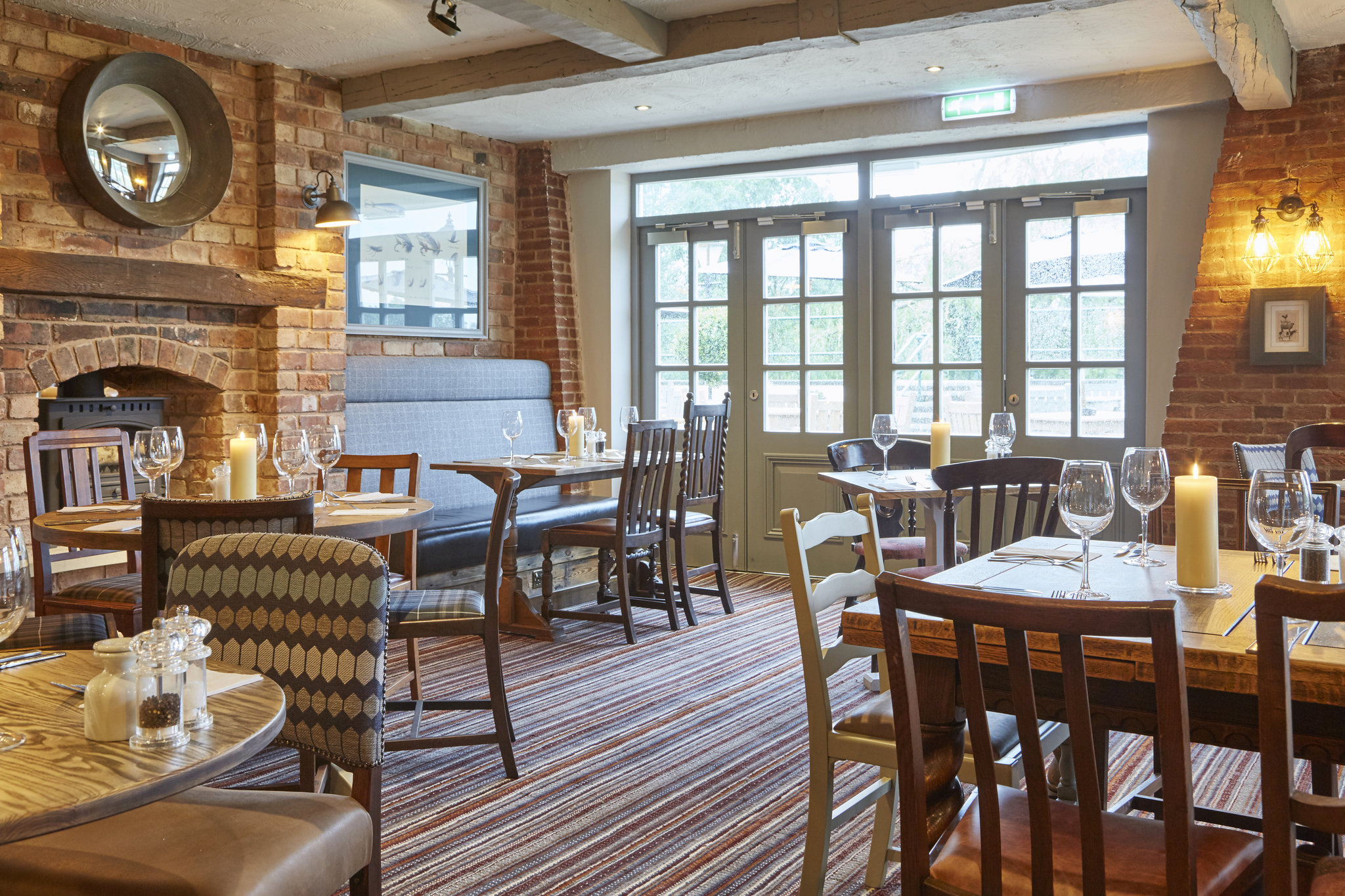 Riverside_Refurb_restaurant_and_fireplace_S