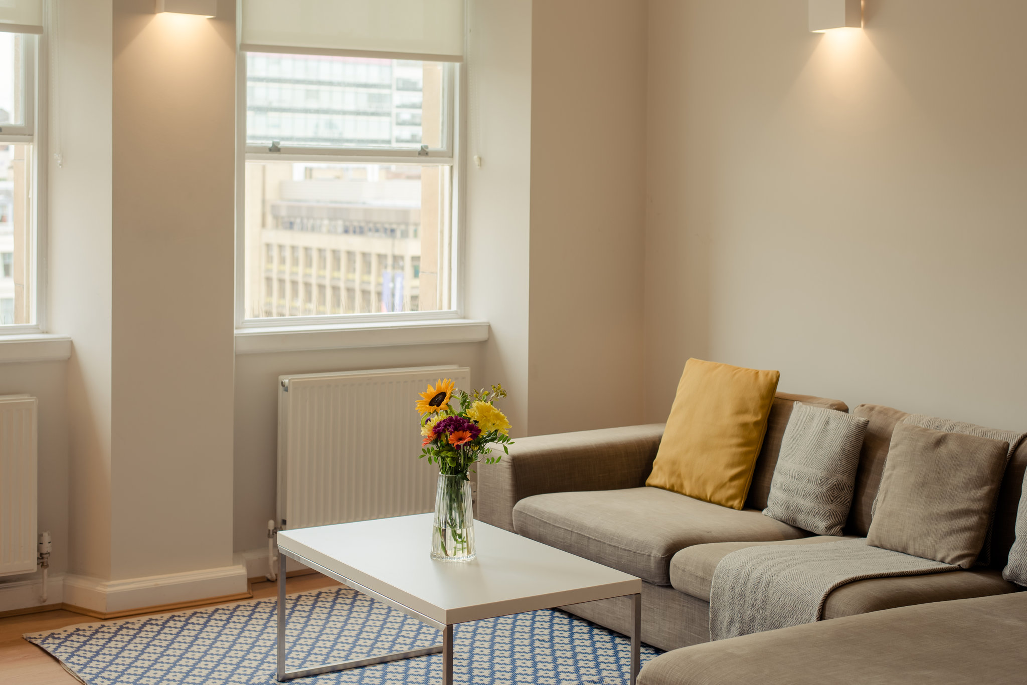 Living_Area_PREMIER_SUITES_PLUS_Glasgow_George_Square_S