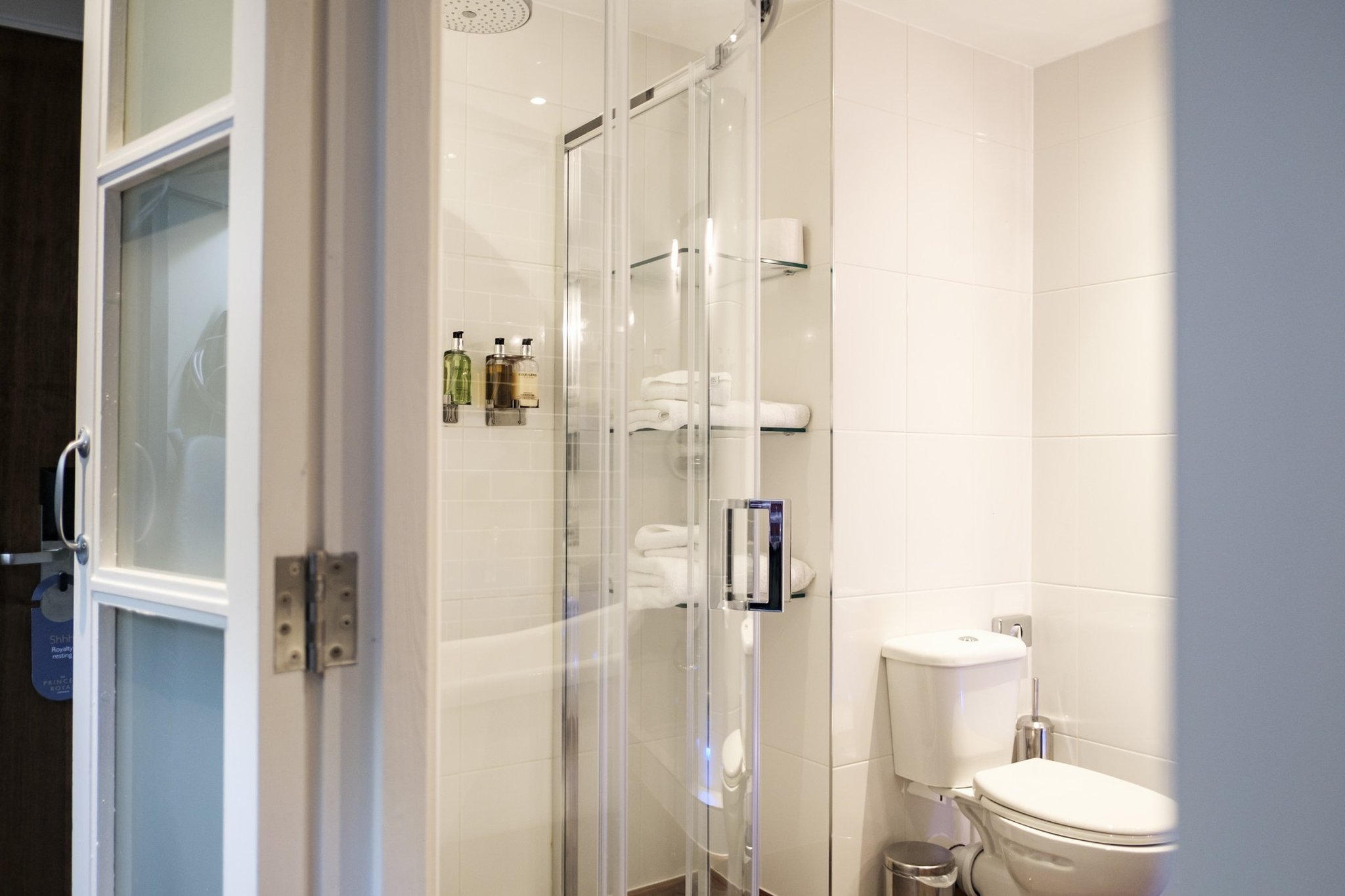 Indulgence_Suite_Bathroom_S