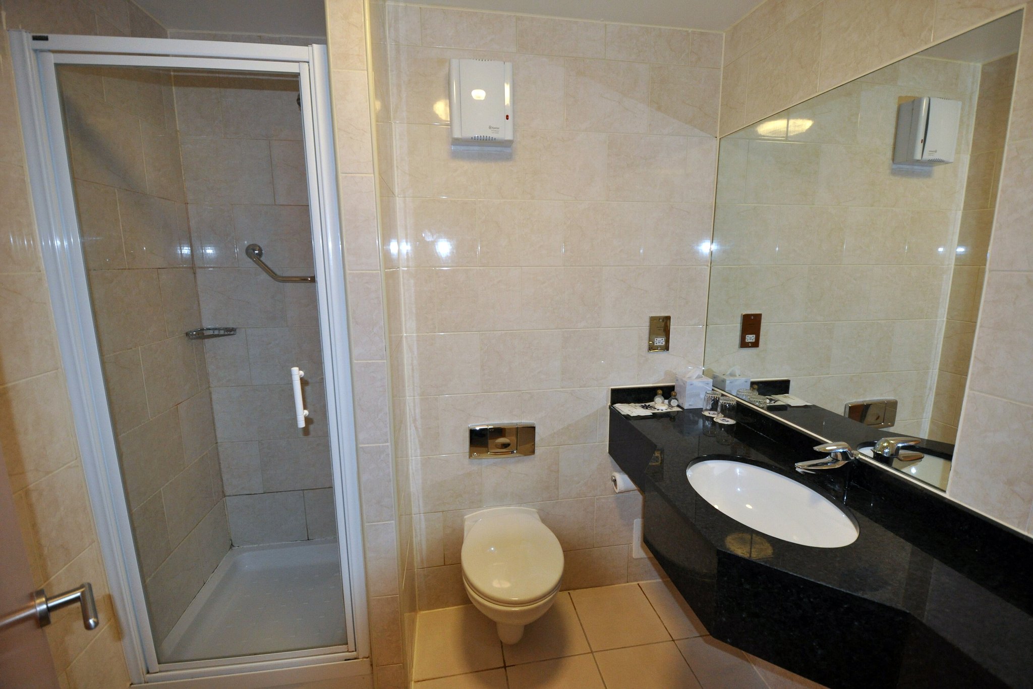 Double_Room_Bathroom_S