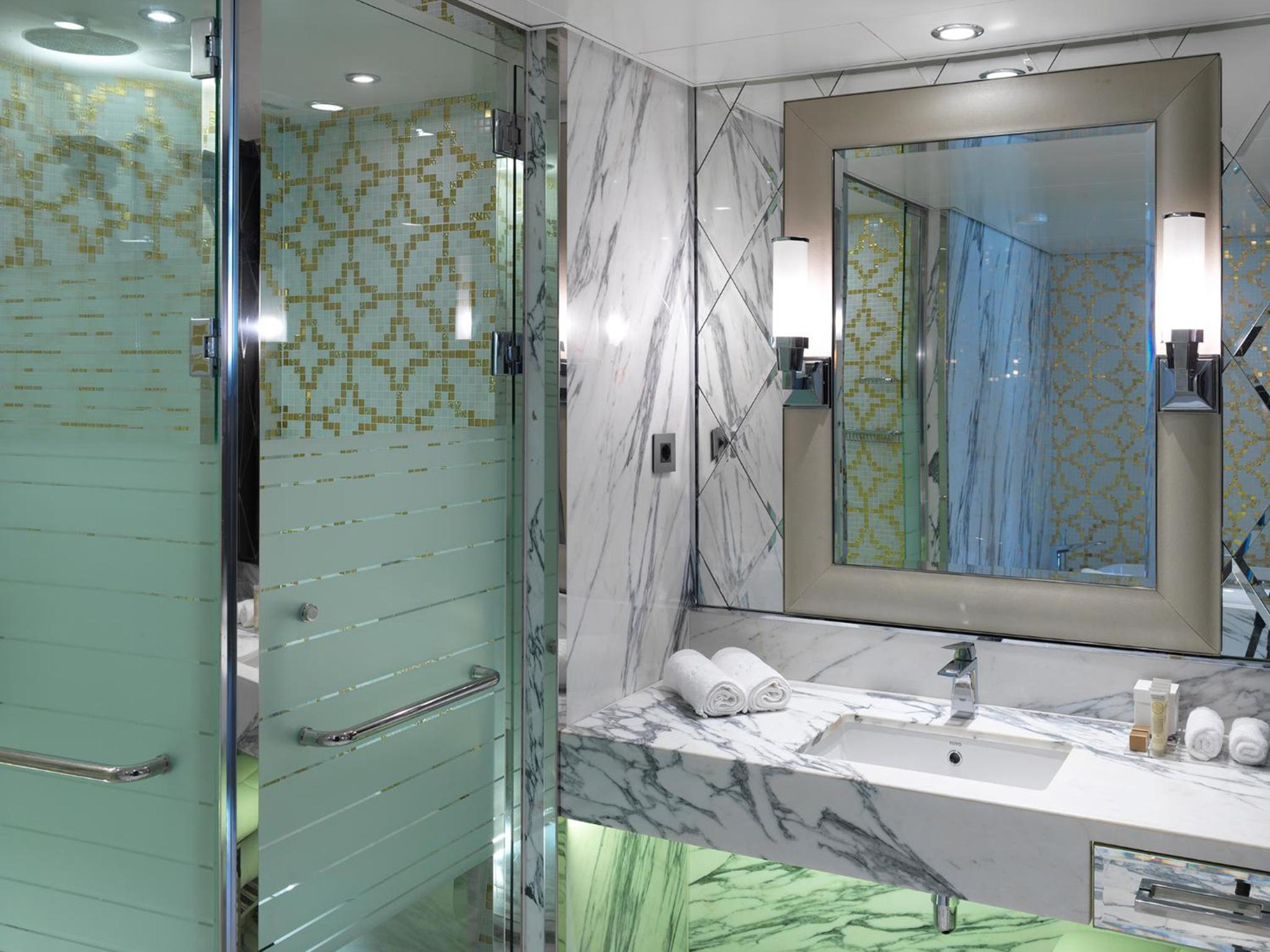 Superyacht_Rock_Suite_Bathroom_S