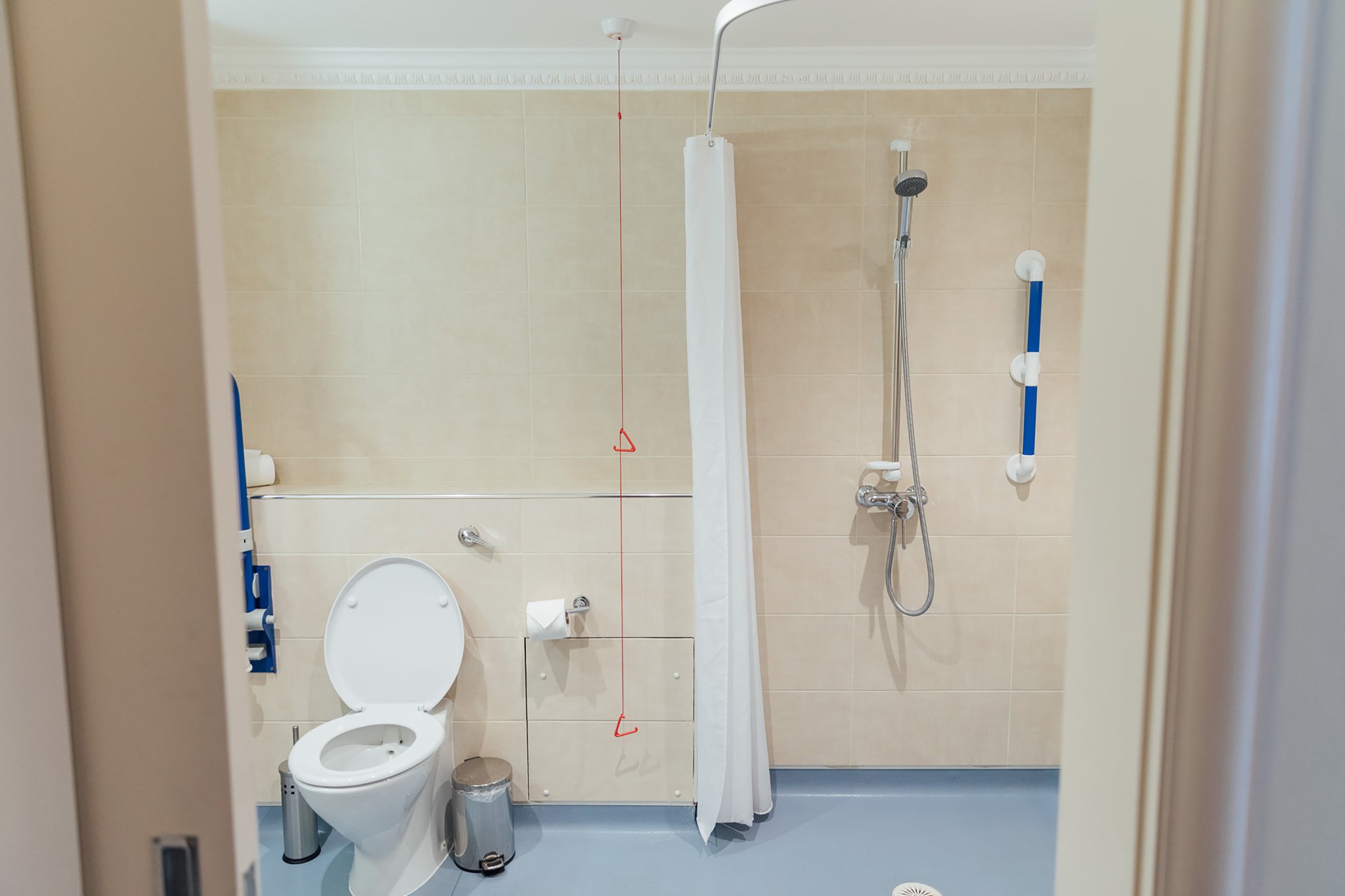 Accessible_Double_Bathroom_S