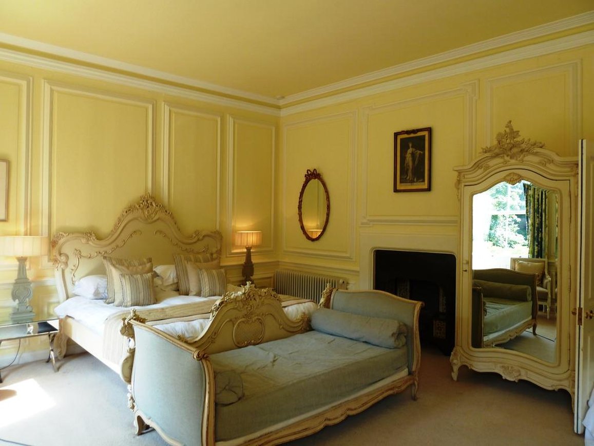 Versailles_Bedroom_S