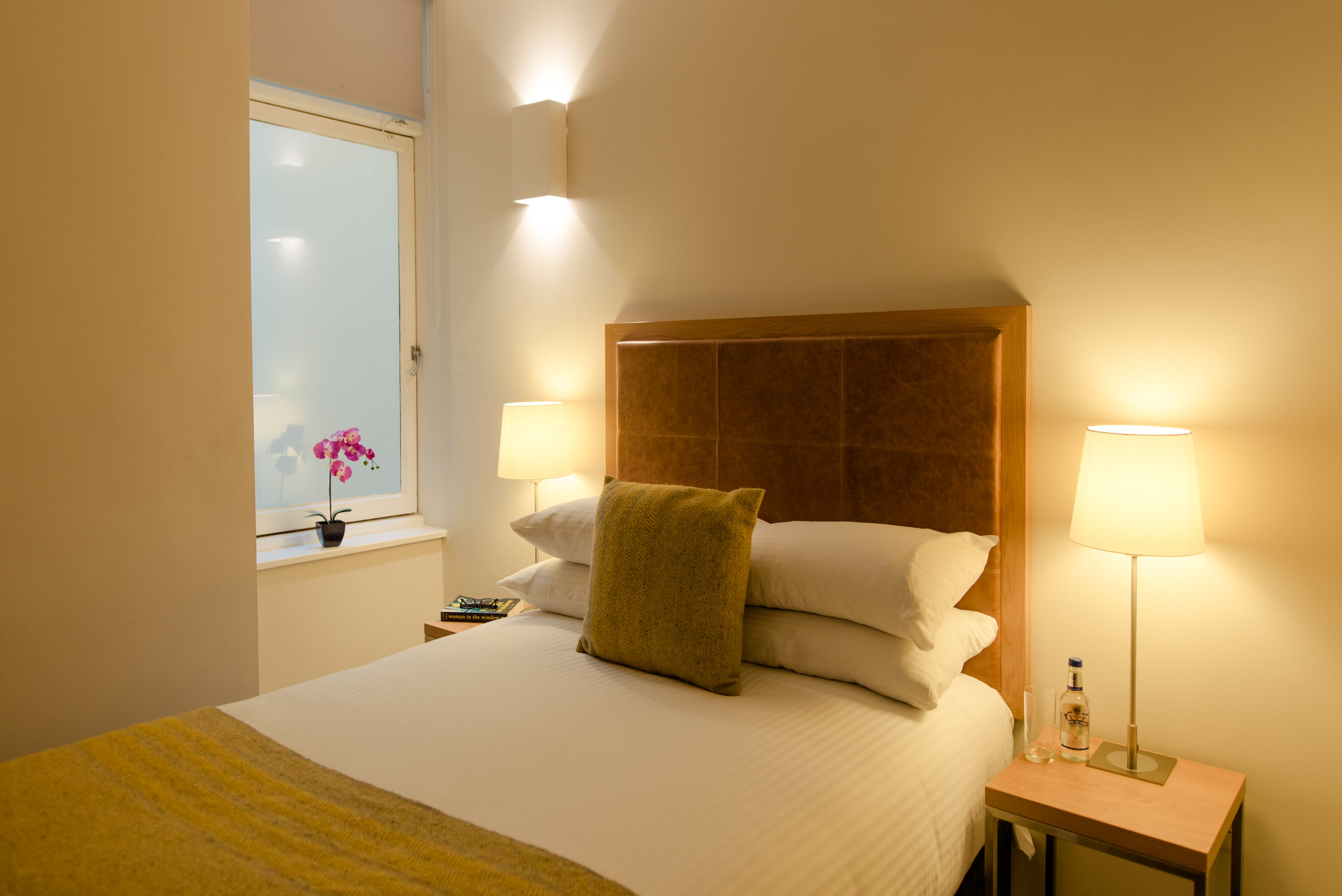 Bedroom_PREMIER_SUITES_PLUS_Glasgow_George_Square_S