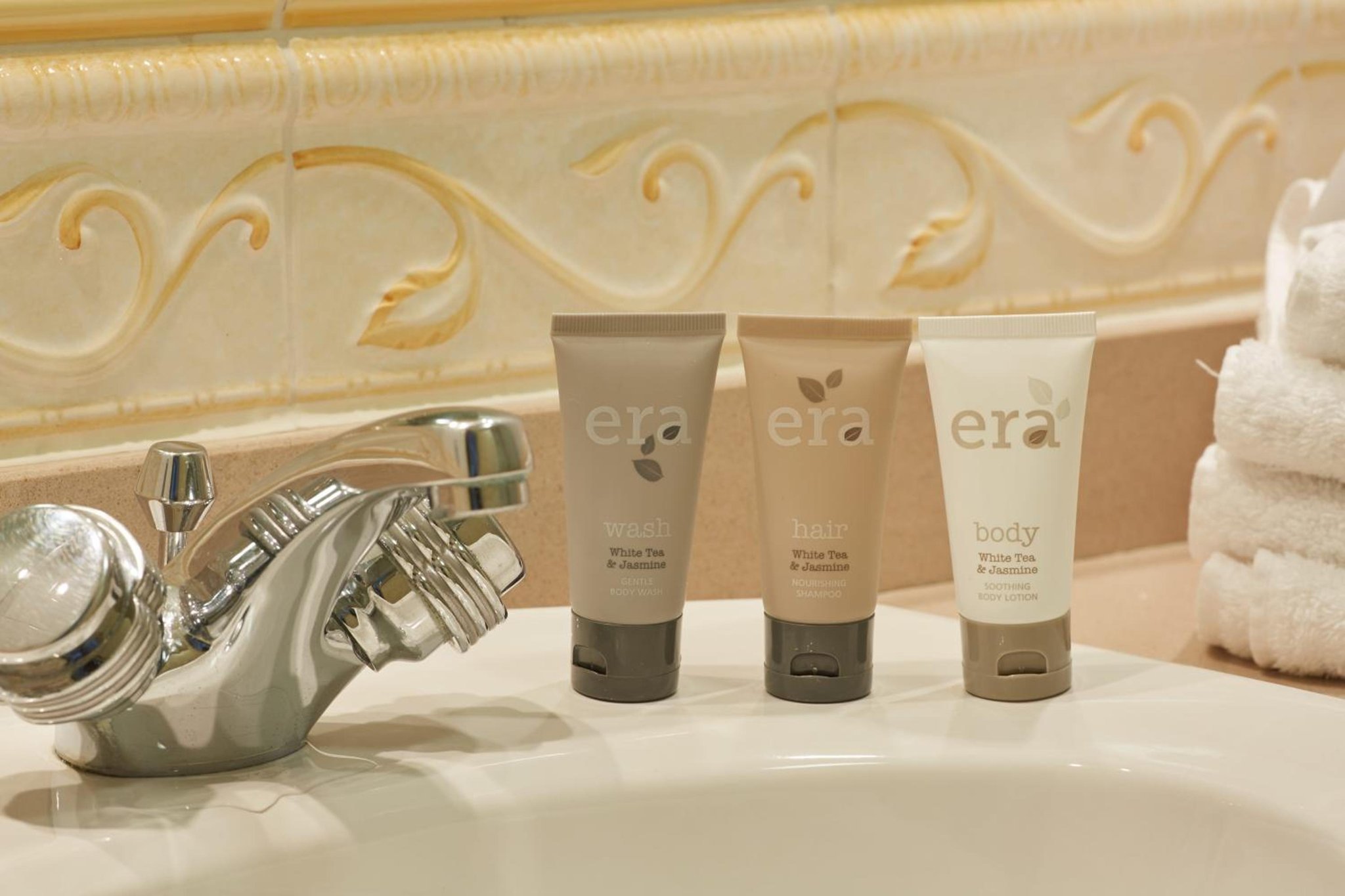 Bathroom_Amenities_S