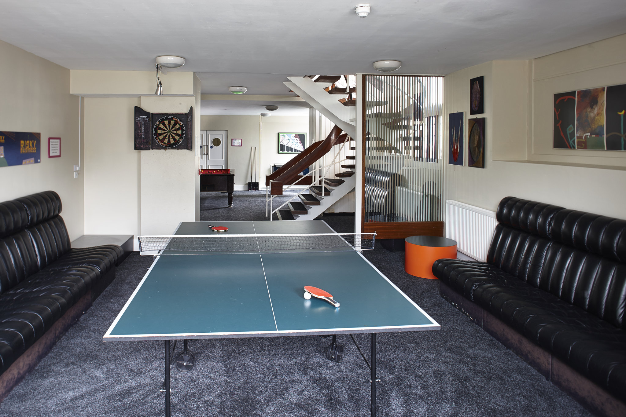 Ping_pong_games_room_S