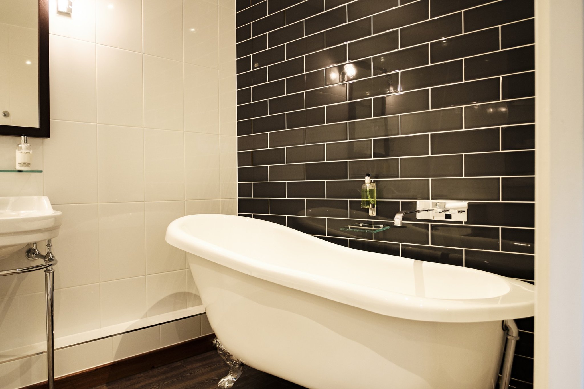 Indulgence_Suite_Bathroom3_S