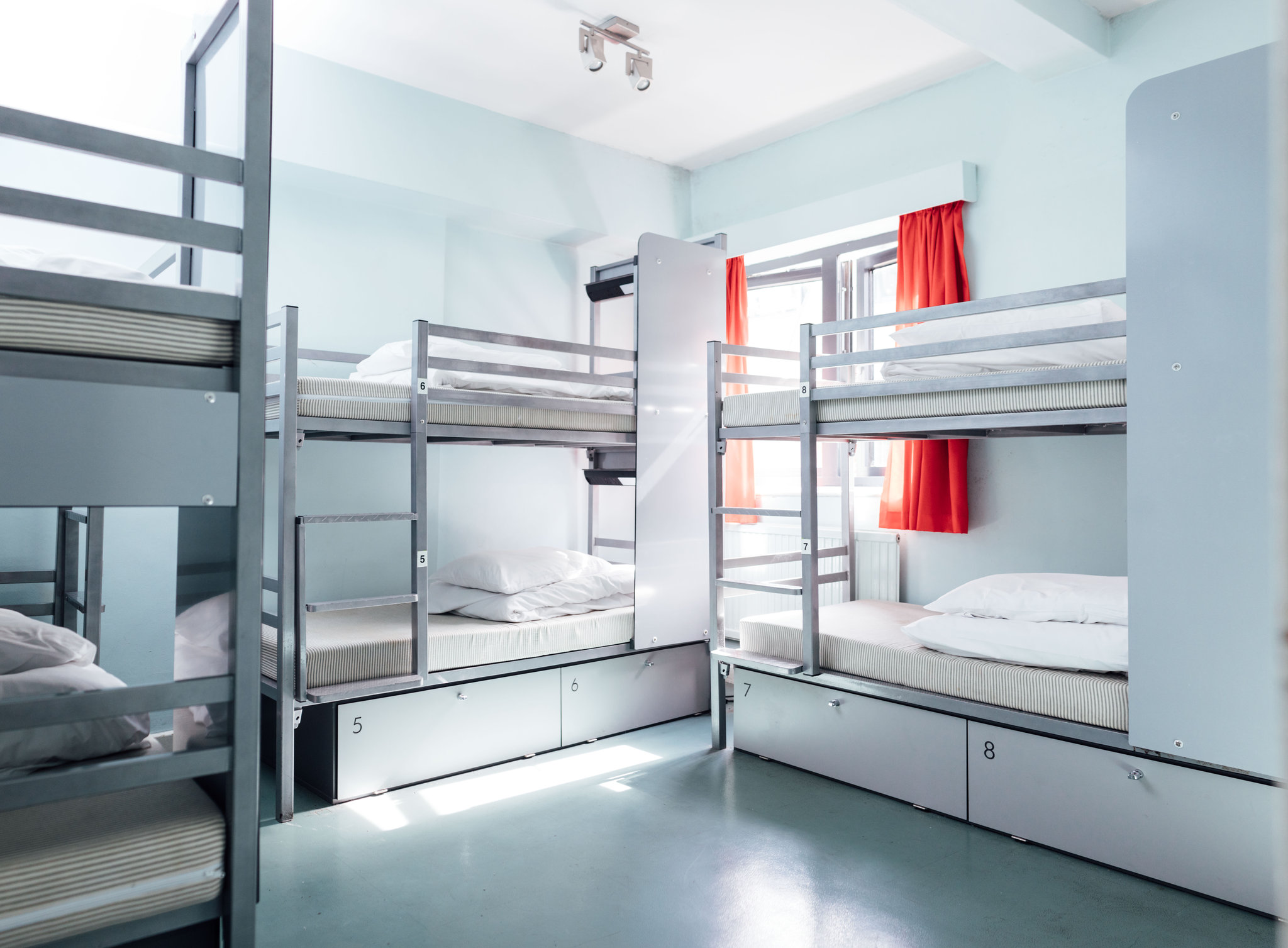 Bed_in_Eight_Bedded_Mixed_Dorm_Shared_Facilities_S