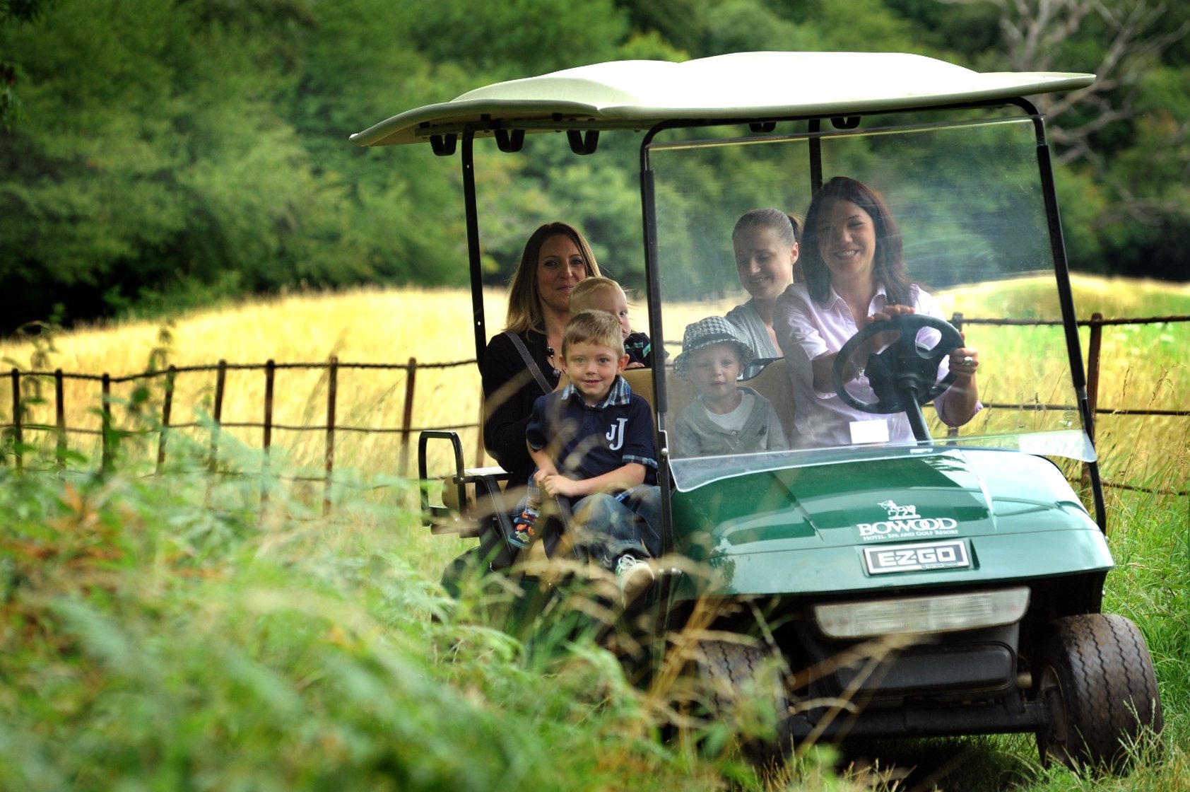 Family_Summer_Break_Golf_Buggy_S