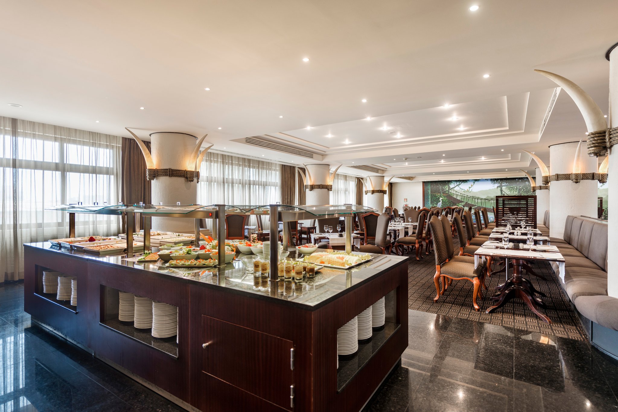 Angola_Luanda_Hotel_Alvalade_Buffet_almo_o_vista_restaura_S