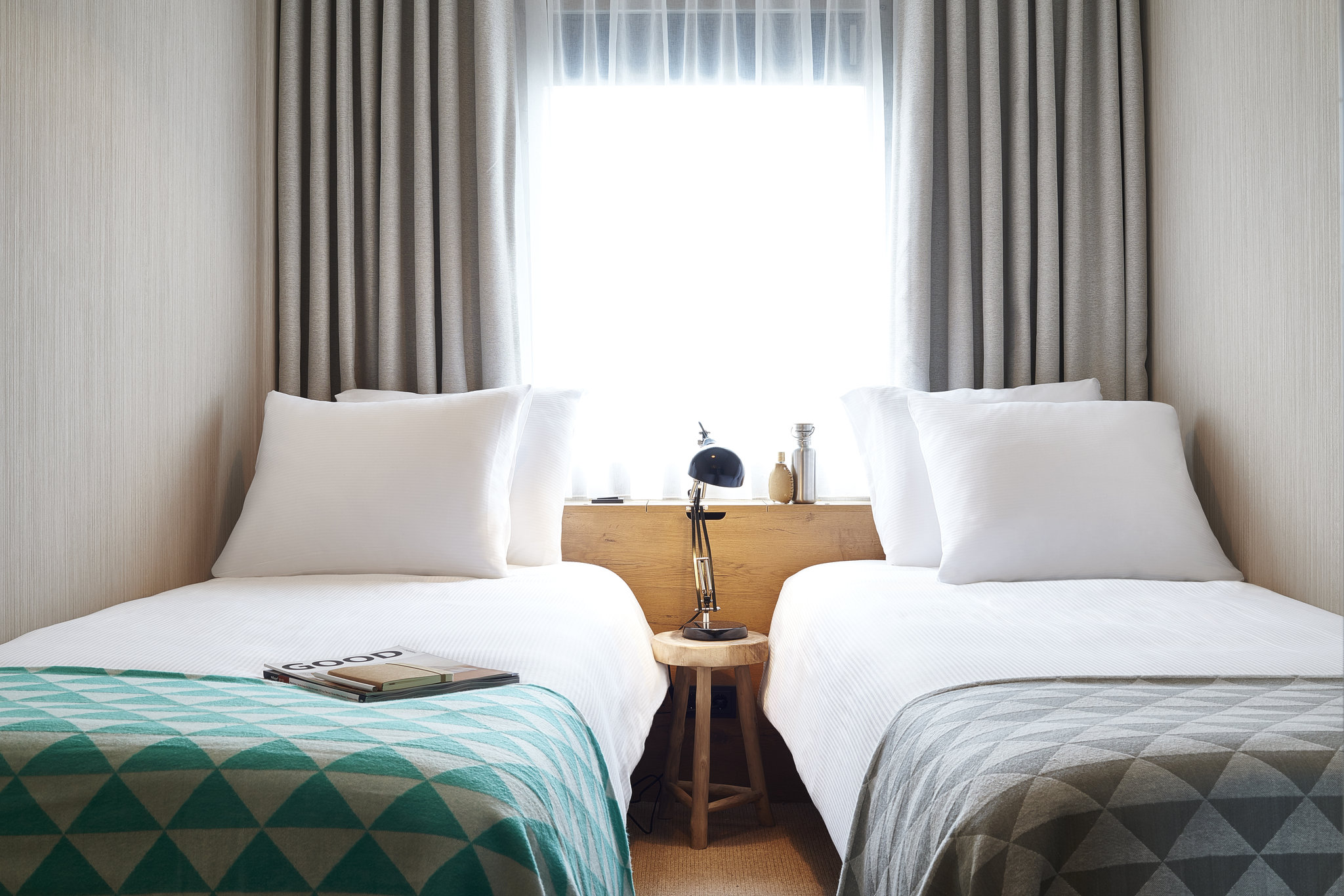 Standard_Room_Good_Hotel_Amsterdam_-_Twin_bed_S