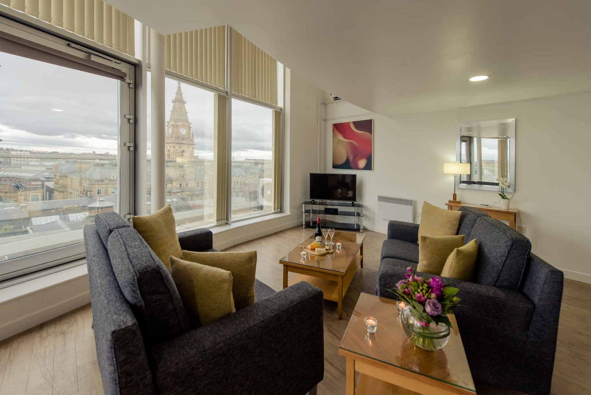 PREMIER_SUITES_Liverpool_Comfortable_Living_Space_S