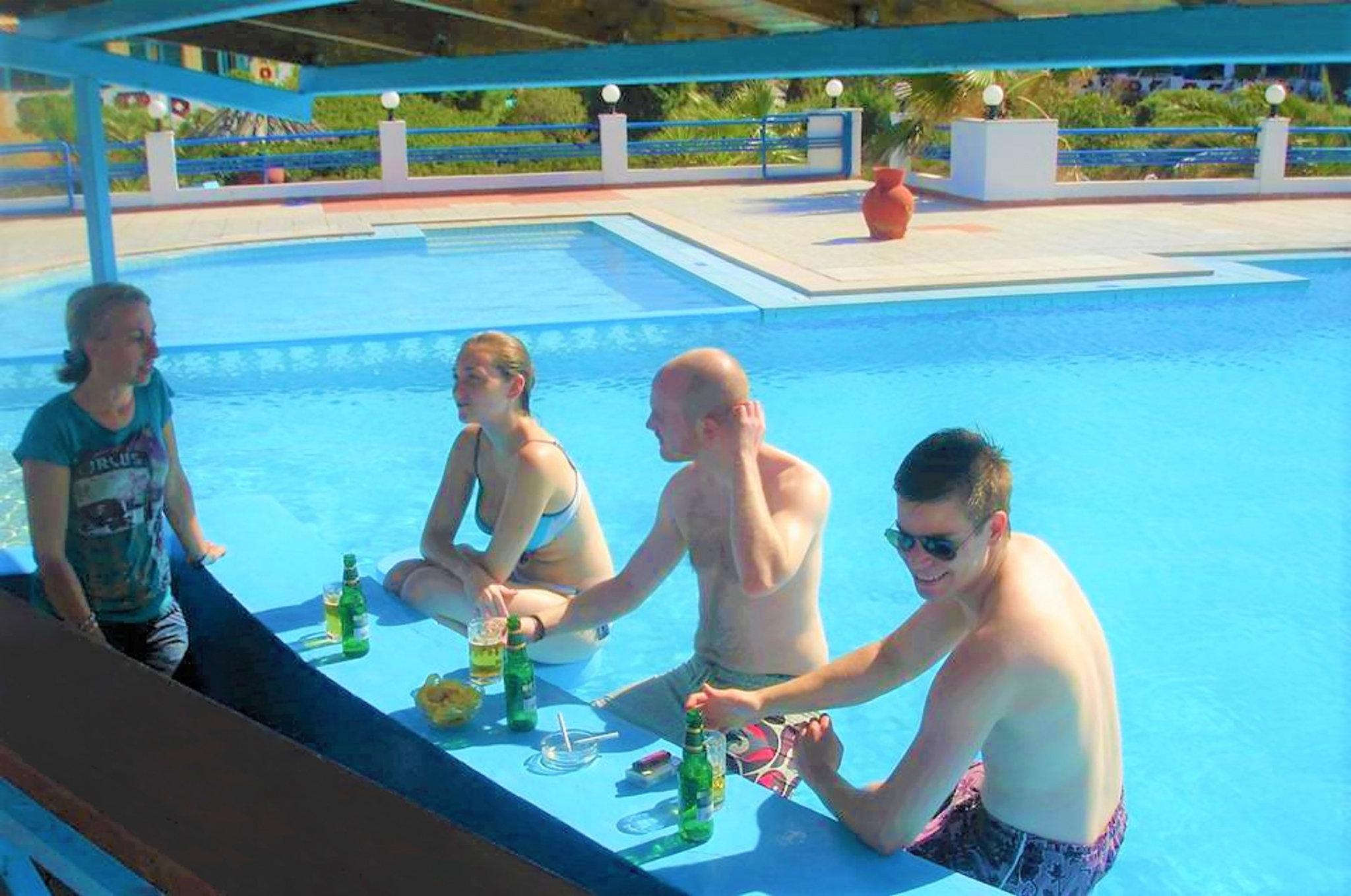 11_Pool_Bar_S