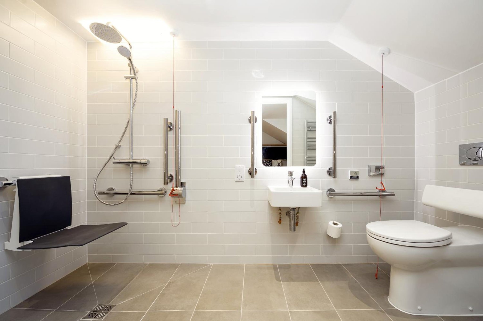 Accessible_Studio_Bathroom_S