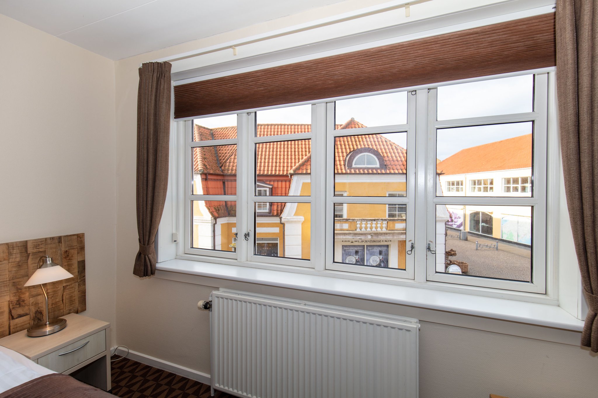 18711_window-view-standard-double-rooms-foldens-hotel-fir_S