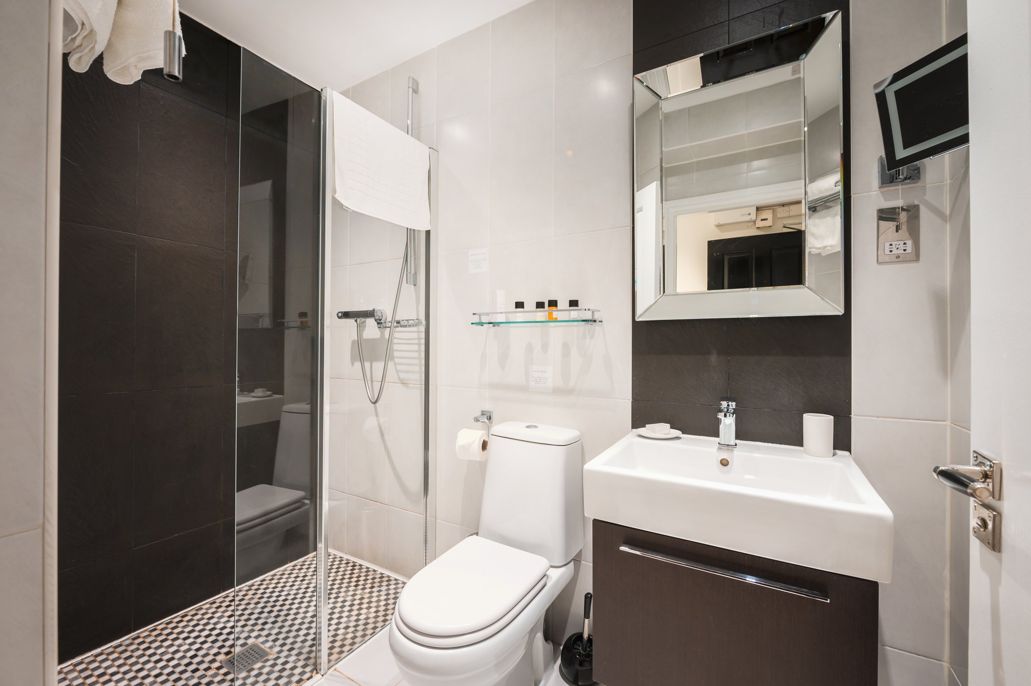 Milano_Suite_Bathroom_S