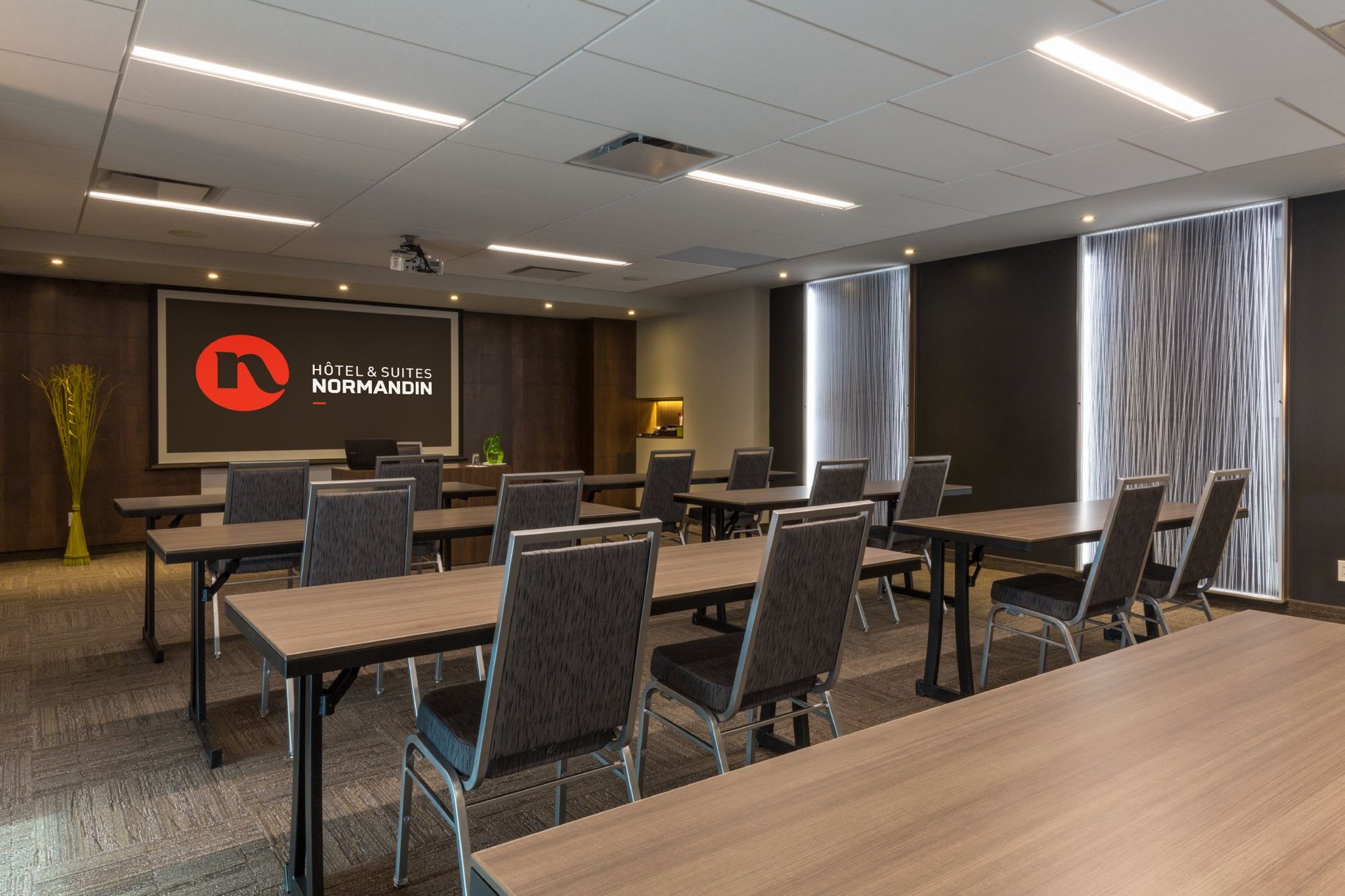 Salon_Normandin_Conference_Room_S