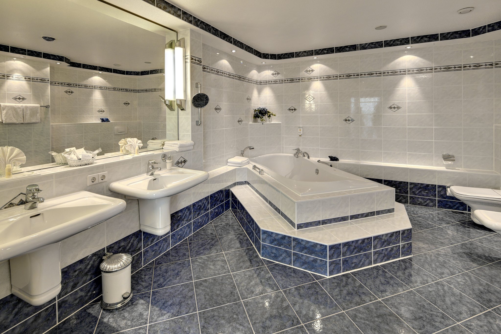 Royal-Suite_Bathroom_3_S