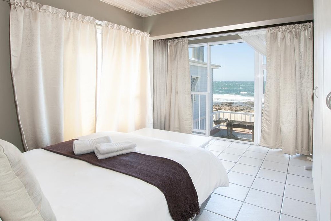 Point_Village_-_guestroom_with_view_S