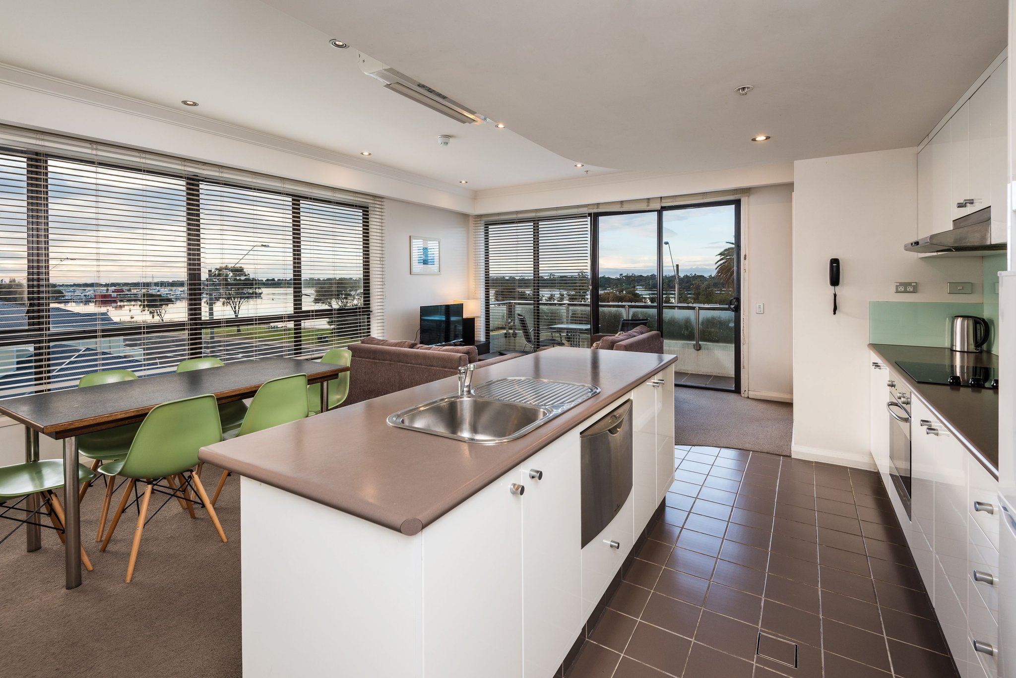 Three_Bedroom_Apartment_Kitchen_S