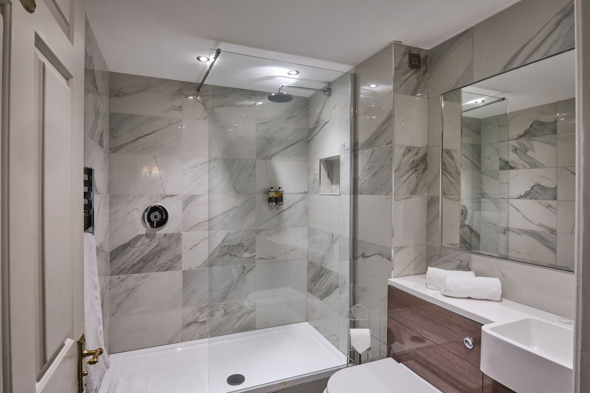 Executive_Double_Bathroom_S