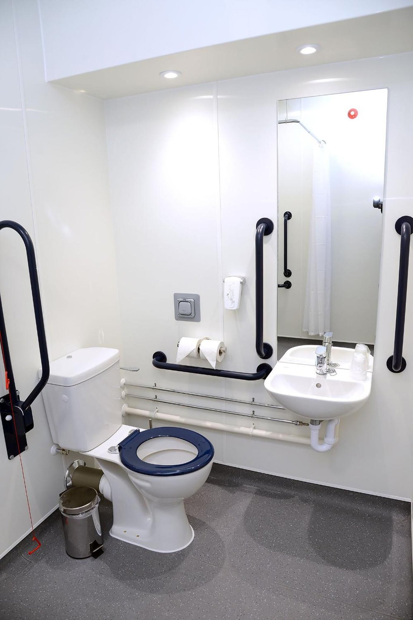 Accessible_Bathroom_S