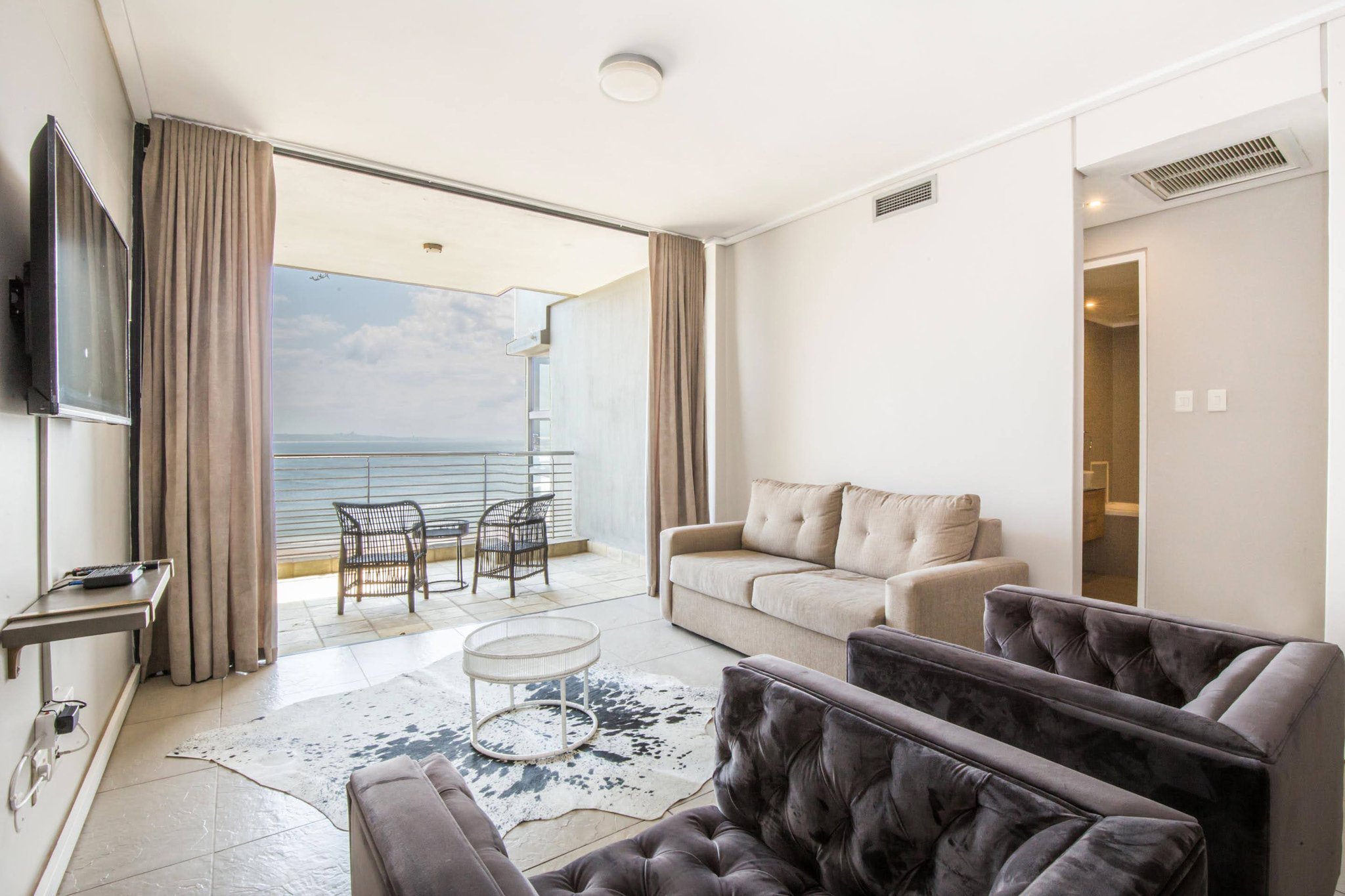 Deluxe_Sea_view_Two_Bedroom_Apartment_with_Balcony5_S