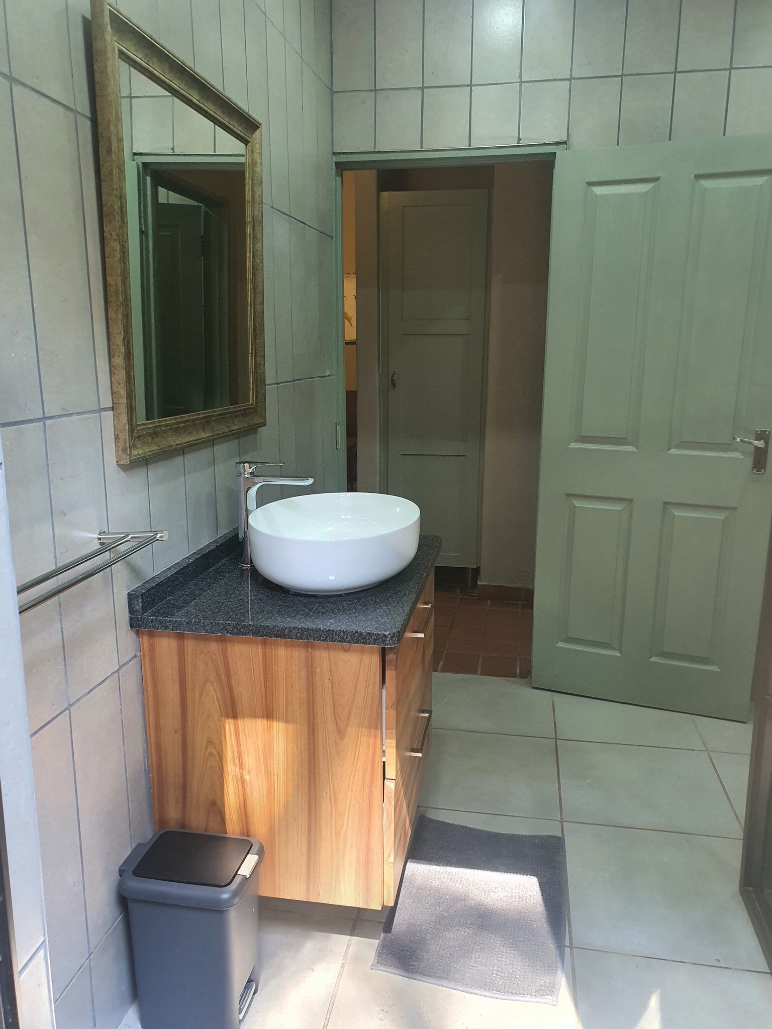 Holiday_Self_Catering_Unit_Bathroom3_S