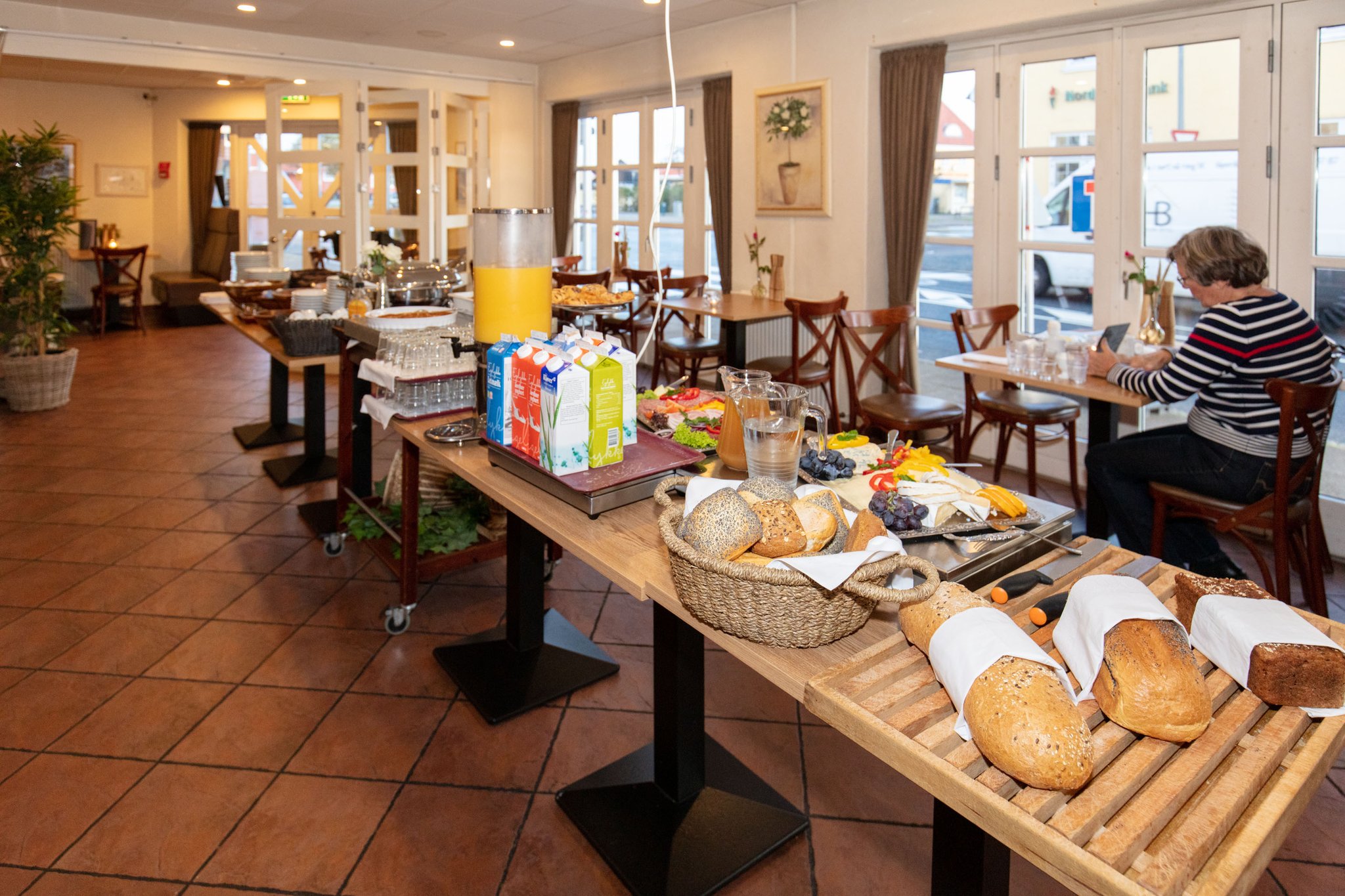 18515_breakfast-buffet-foldens-hotel-first-partner-collec_S