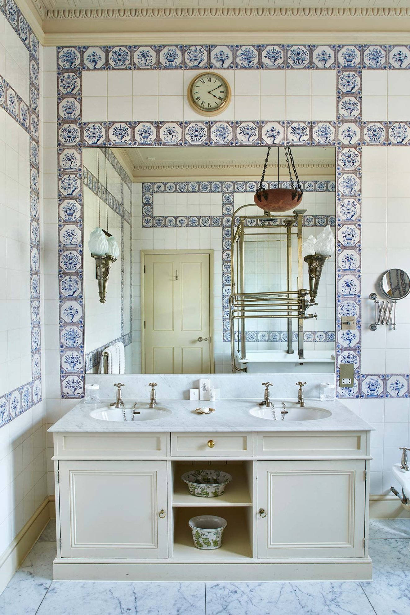 Feature_Room_Earl_Grey_Bathroom_S