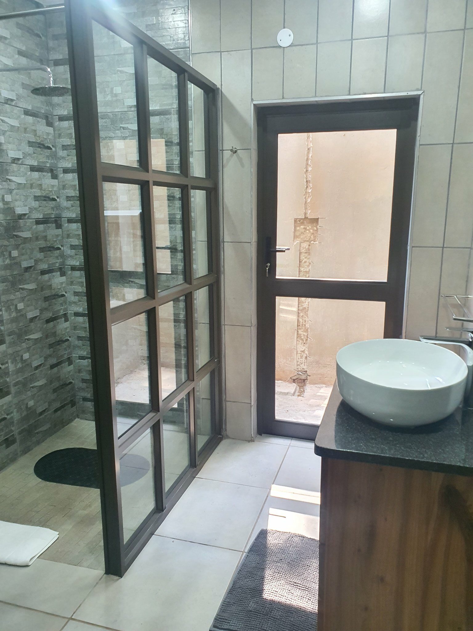 Holiday_Self_Catering_Unit_Bathroom_S