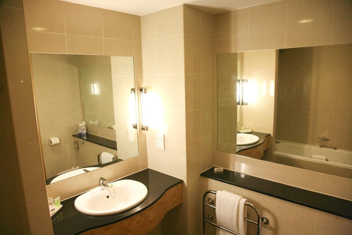 Executive_Double_Bathroom_S