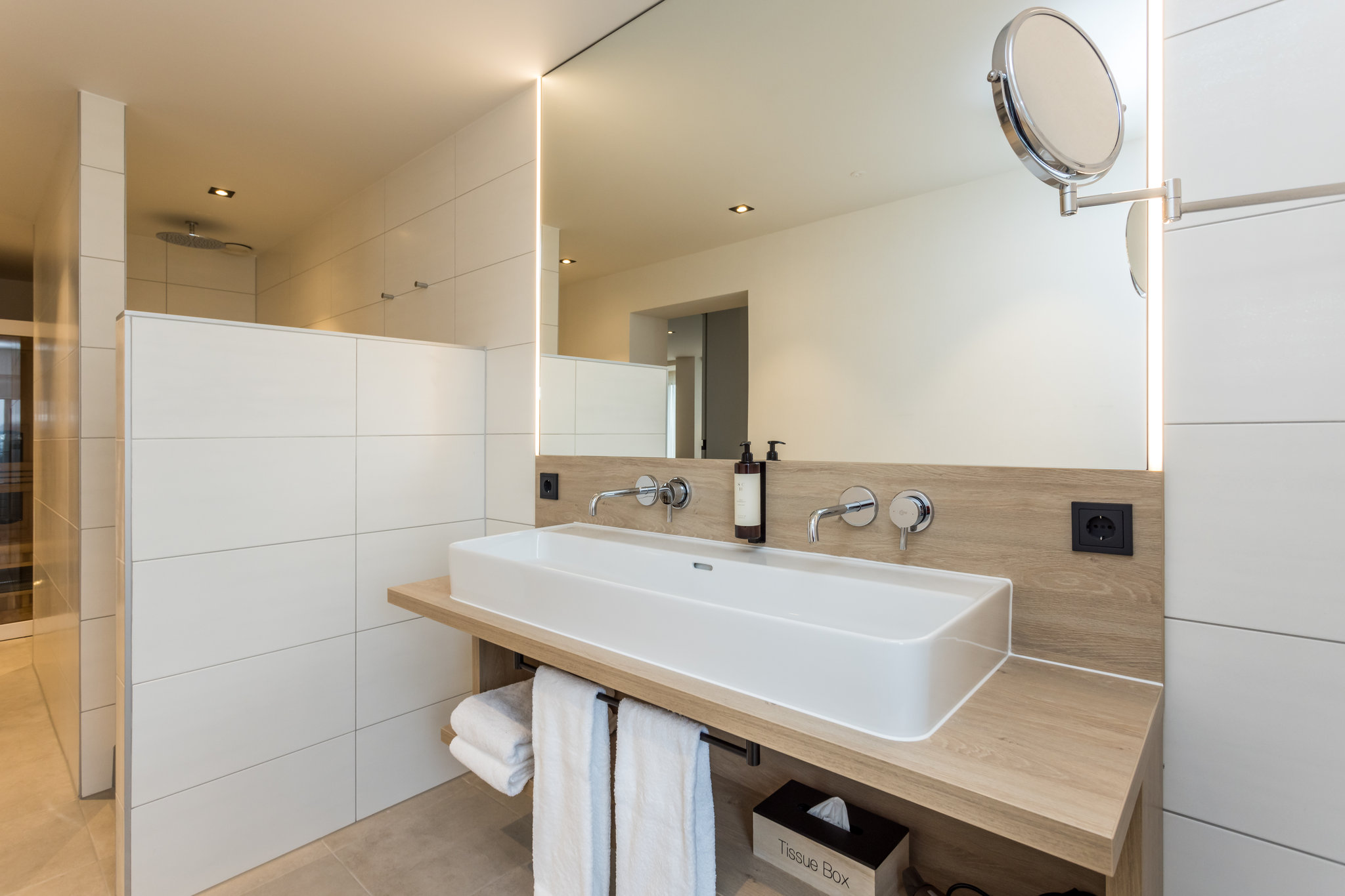 Welness_Suite_Superior_Deluxe_Bathroom_S