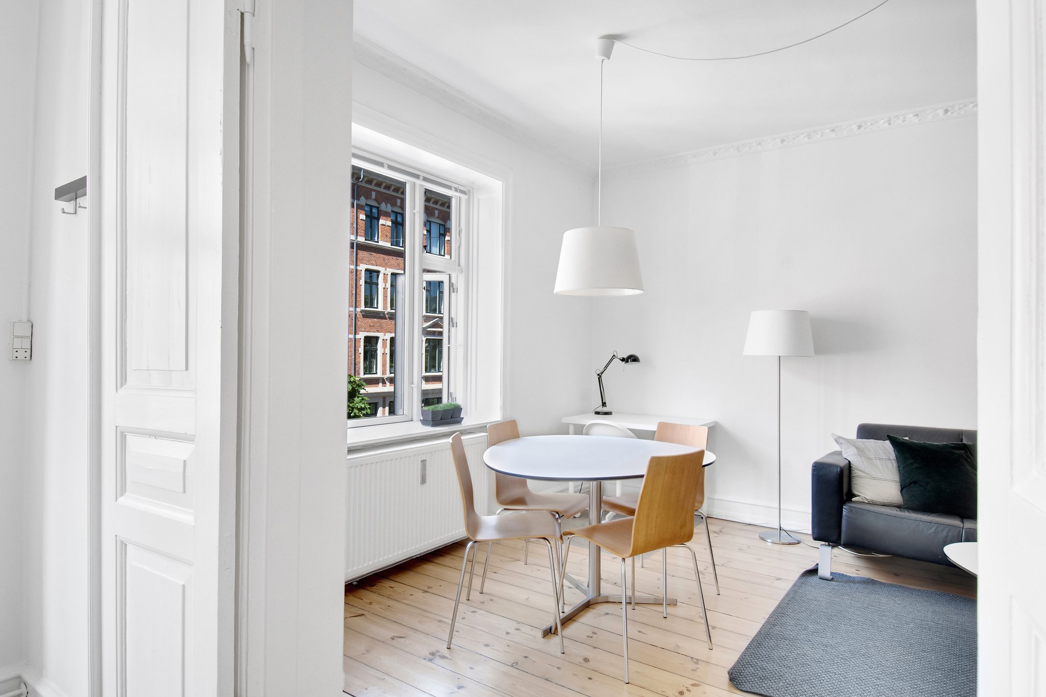 19655_living-room-three-room-apartment-frederiksberg-bent_S