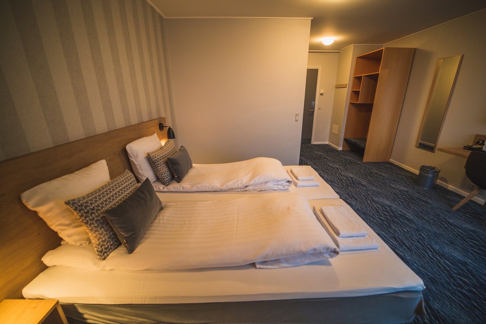 19261_superior-double-rooms-hotel-soma-aasiaat-first-part_S