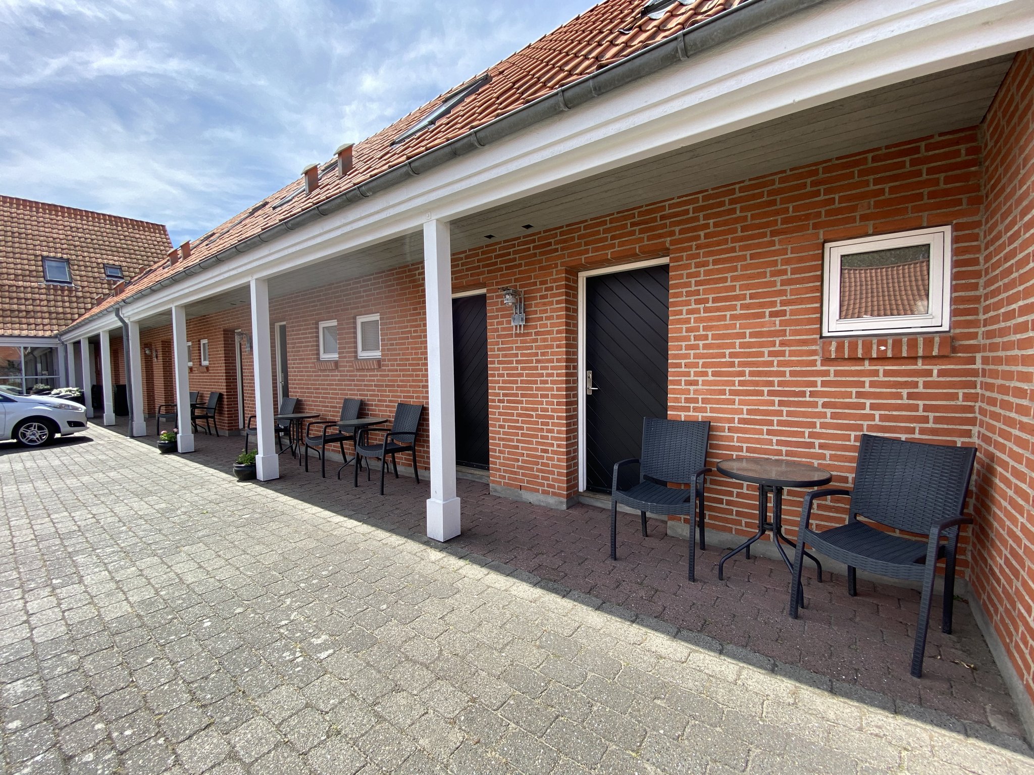 19130_outdoor-deluxe-double-rooms-skagen-motel-first-part_S