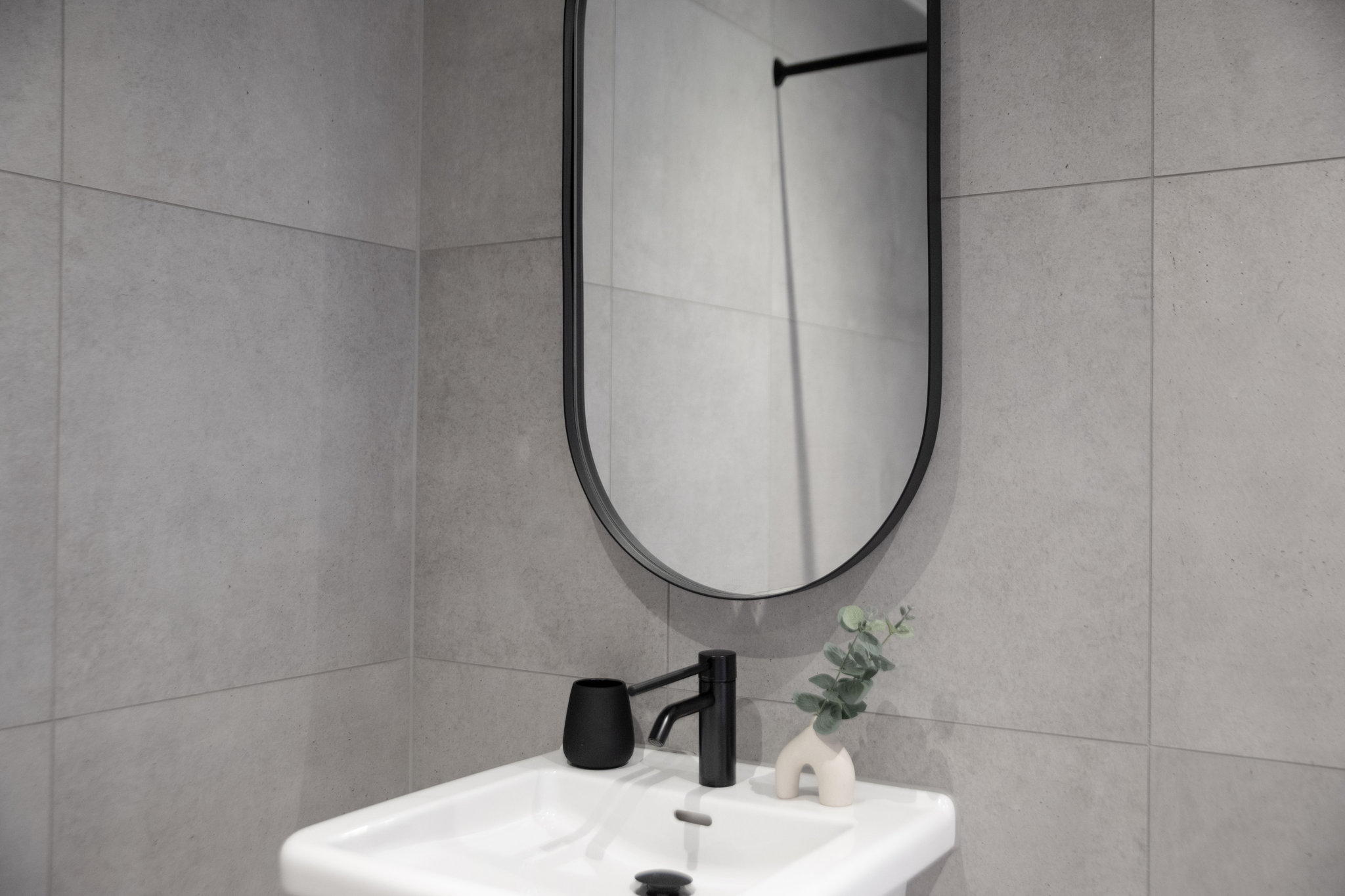 Homey_Studio_Accessible_Bathroom2_S