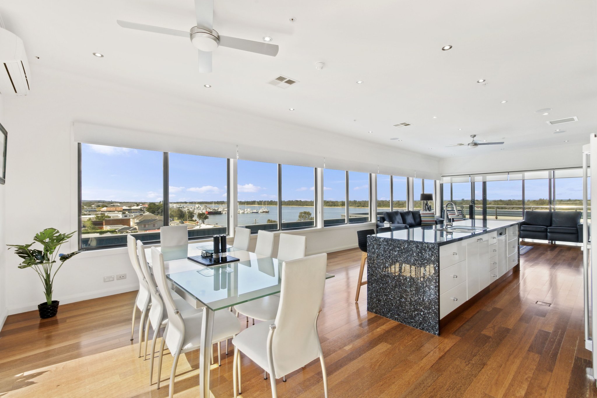 Four_Bedroom_Penthouse_Dining_S