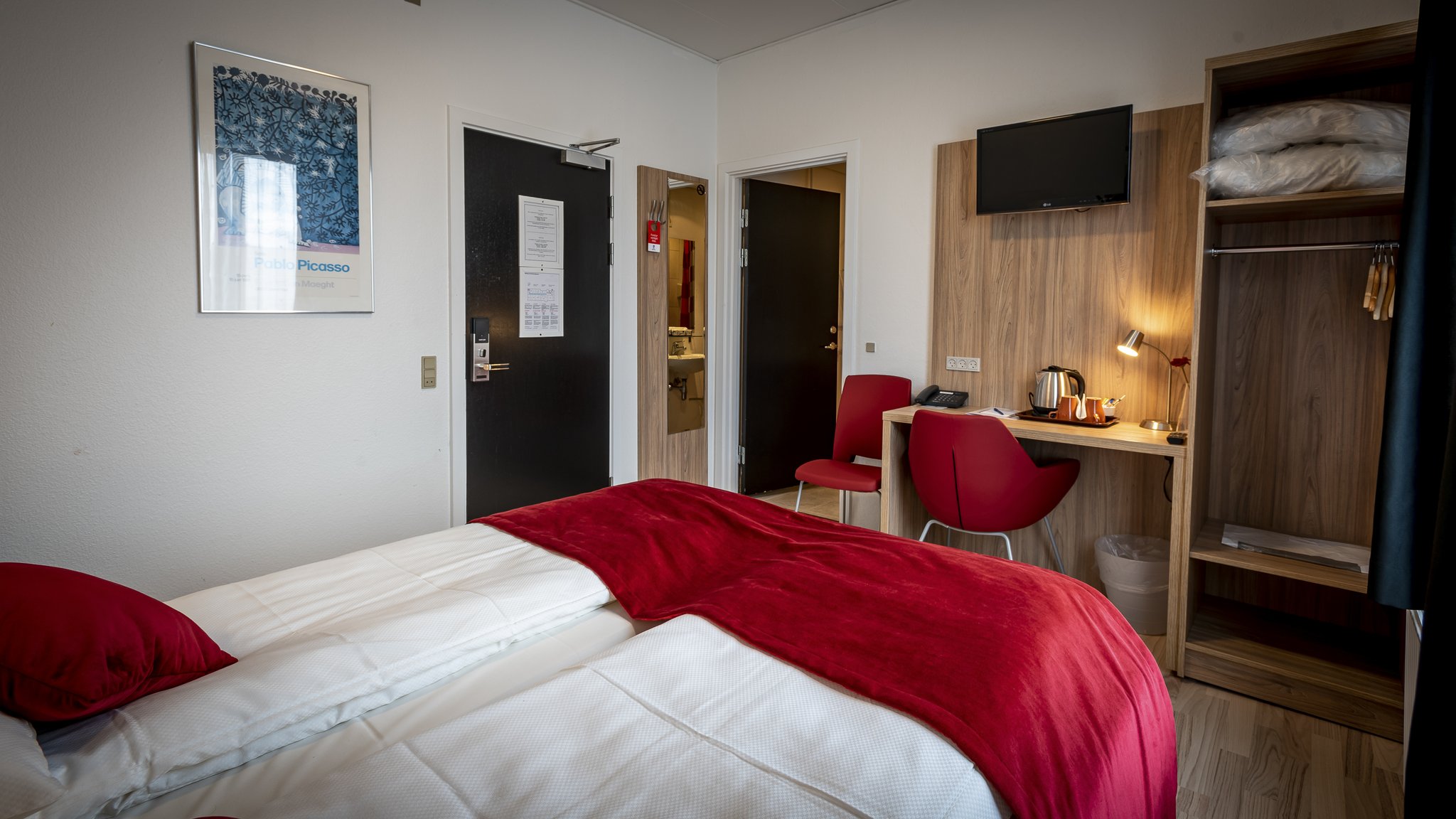 17361_double-twin-bed-room-prinsen-hotel-aalborg-by-first_S