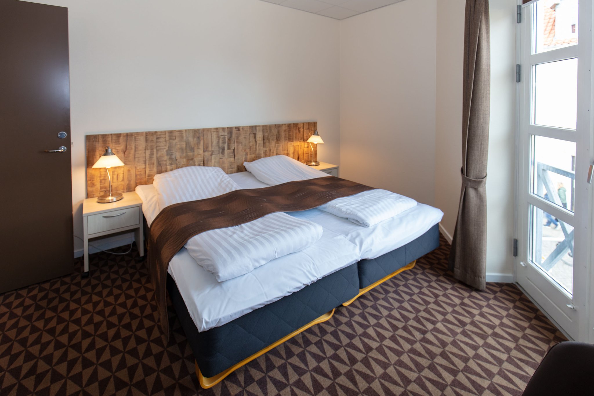 18664_comfort-double-rooms-foldens-hotel-first-partner-co_S